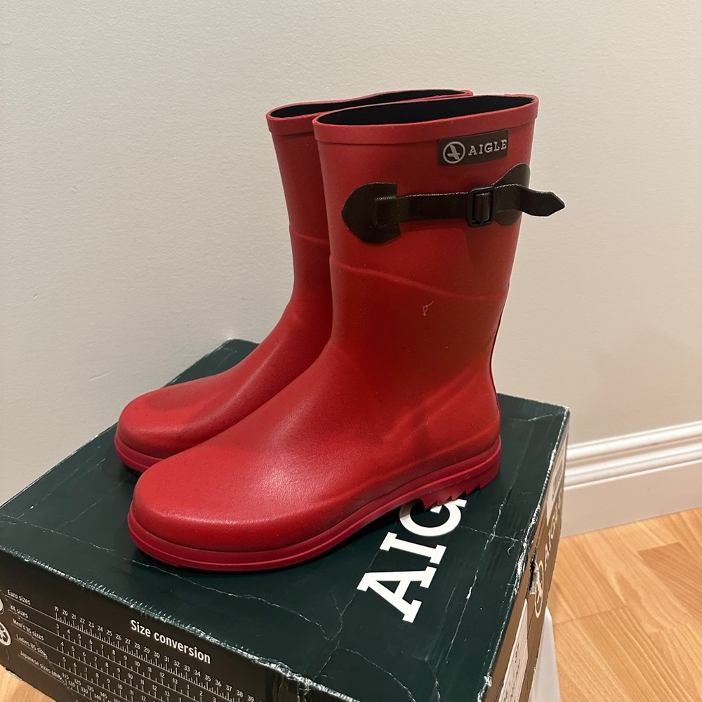 *never worn AIGLE Red Rain boot - Made in France